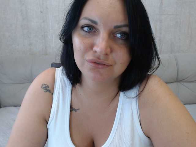 AngelinaCute