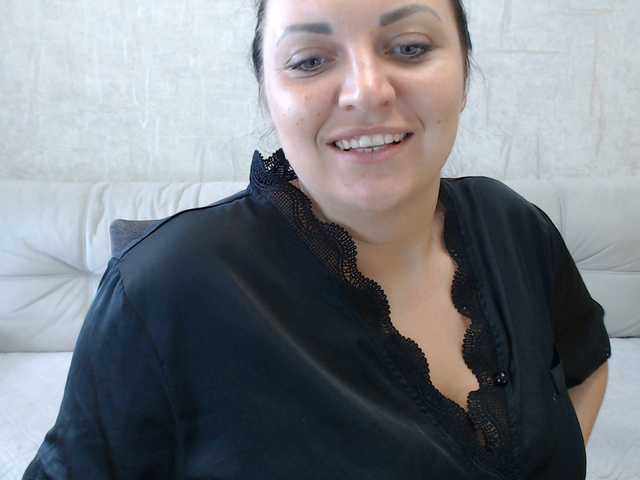le modèle JenniferTheChic est en webcam porno dans un show sur le site bongacams, il possède les tags suivants: White/Caucasian,Brunette,Shaved