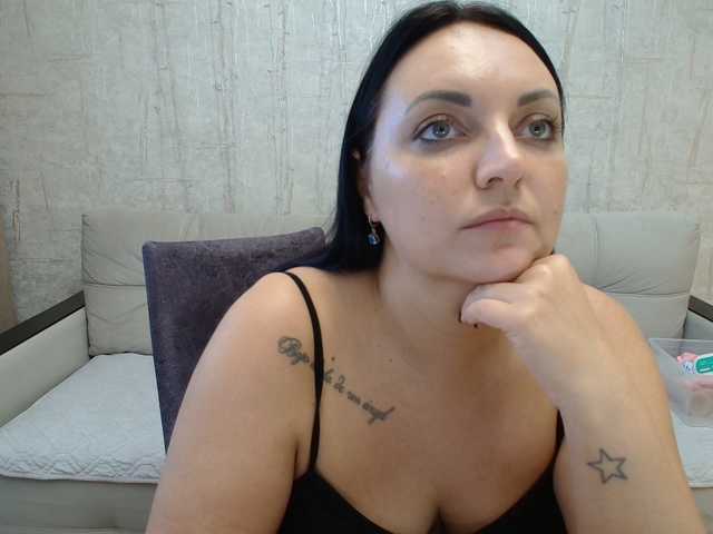AngelinaCute