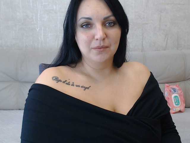 AngelinaCute's BongaCams show and profile