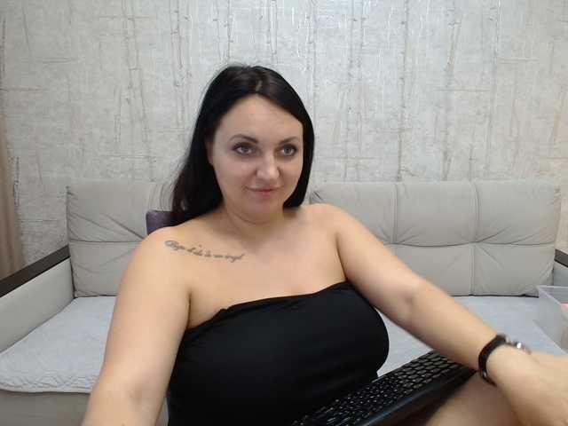 AngelinaCute