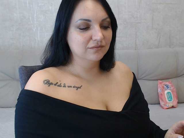 AngelinaCute's BongaCams show and profile