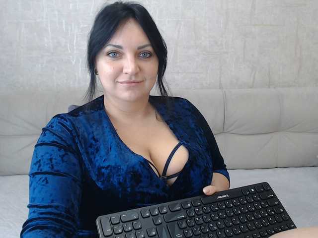 AngelinaCute's BongaCams show and profile