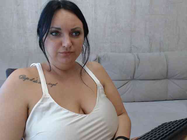 JenniferTheChic webcam