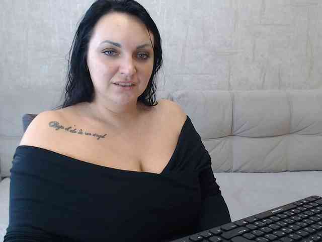 JenniferTheChic webcam