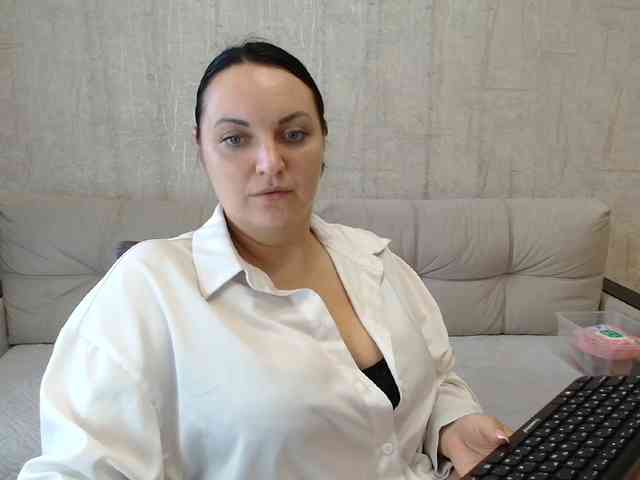 free video chat AngelinaCute