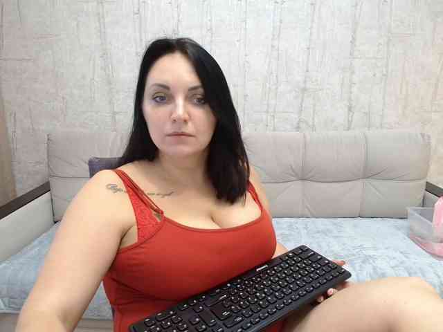 AngelinaCute