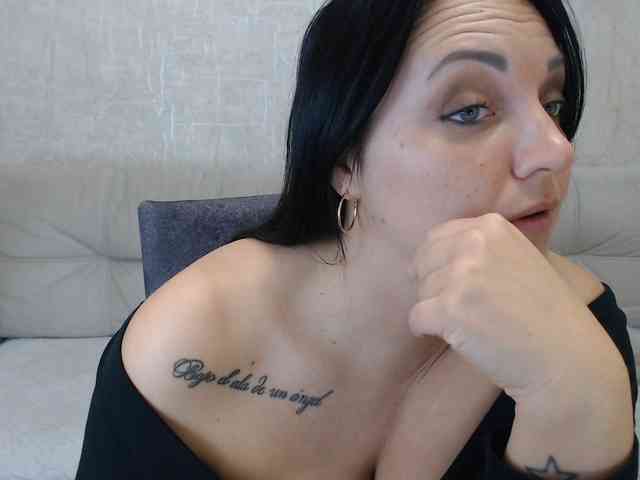 JenniferTheChic webcam