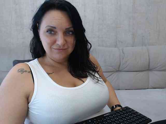 JenniferTheChic webcam