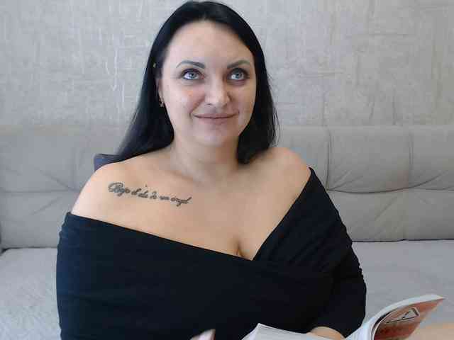 free video chat AngelinaCute