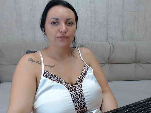 JenniferTheChic webcam