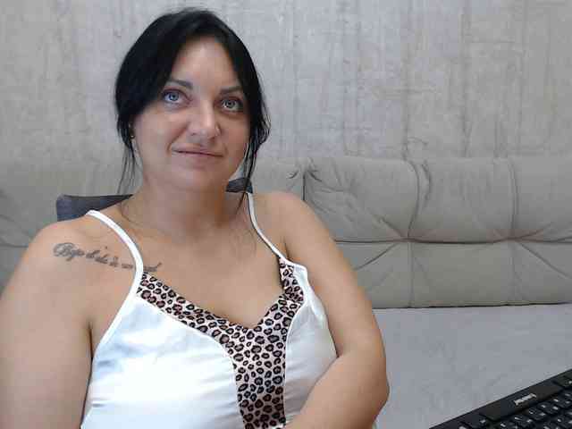 JenniferTheChic webcam