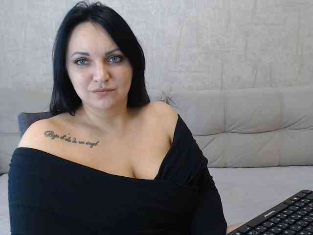 JenniferTheChic webcam