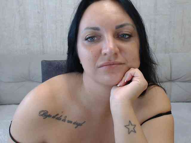 JenniferTheChic webcam