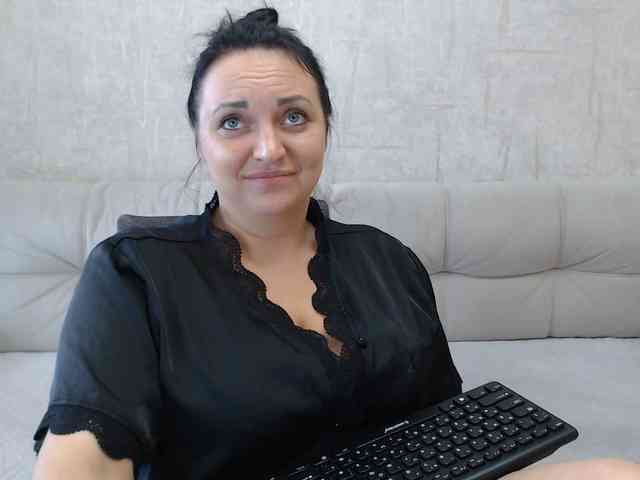 JenniferTheChic webcam
