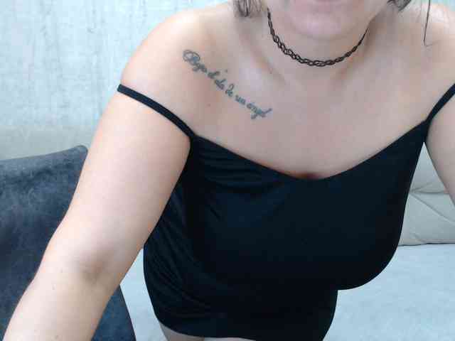 JenniferTheChic webcam
