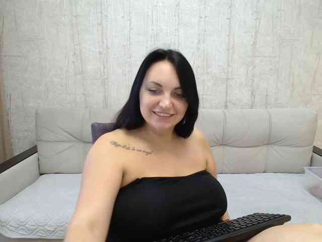 AngelinaCute