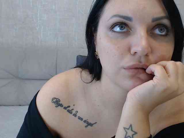 JenniferTheChic webcam