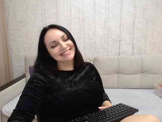 AngelinaCute