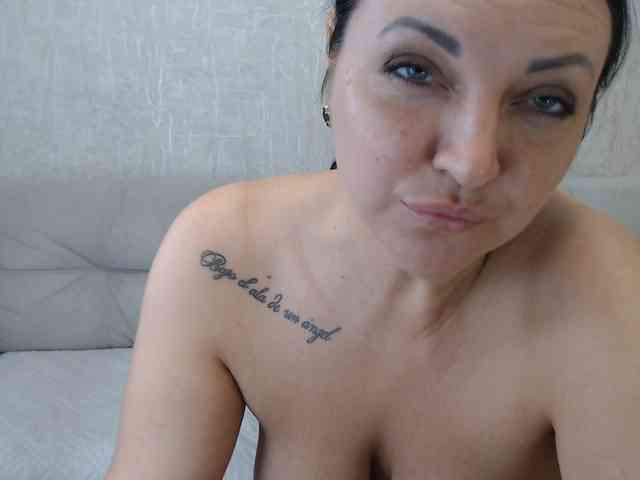 JenniferTheChic webcam