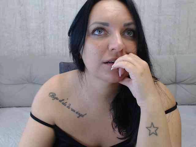 JenniferTheChic webcam
