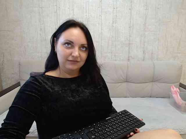 AngelinaCute