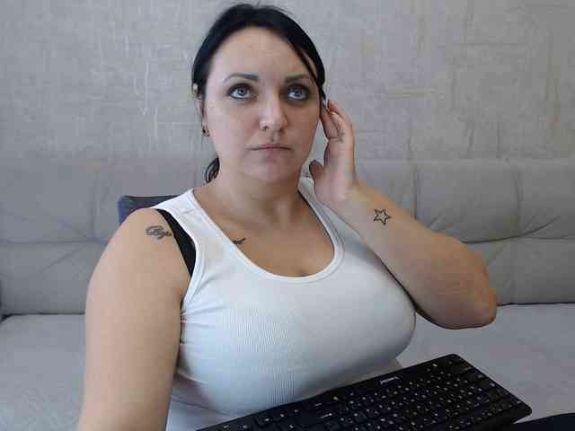 JenniferTheChic webcam