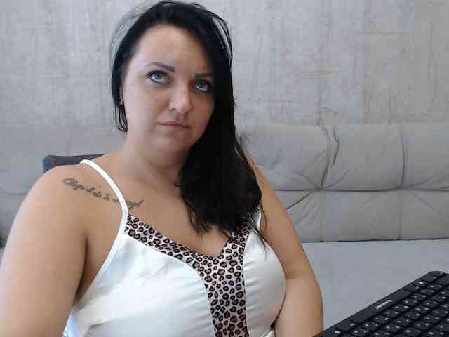 JenniferTheChic webcam