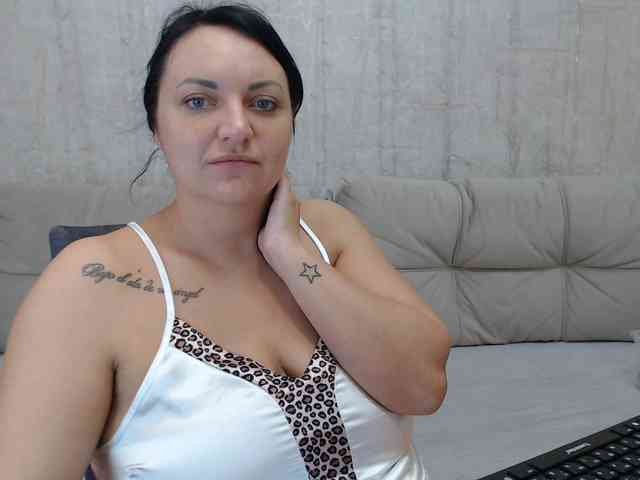 JenniferTheChic webcam