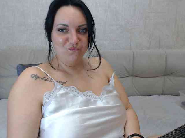 JenniferTheChic webcam