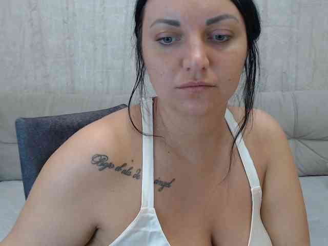 AngelinaCute Live Webcam on BongaCams