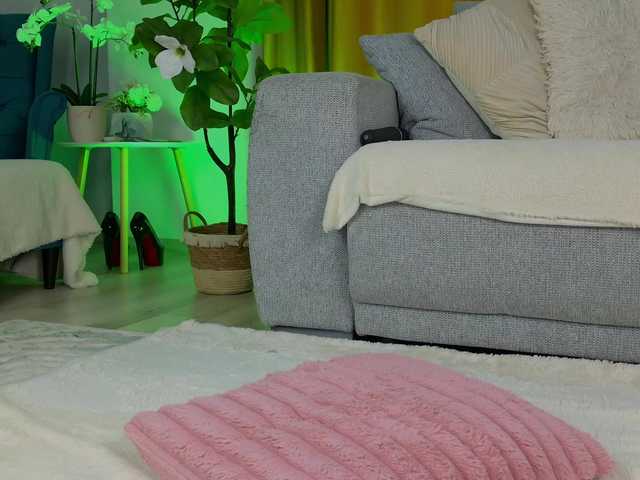 sereneloving live webcam show