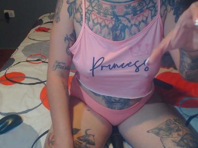 lucy-dreams69 live cam on BongaCams