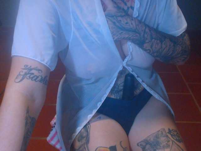 lucy-dreams69 live cam on BongaCams