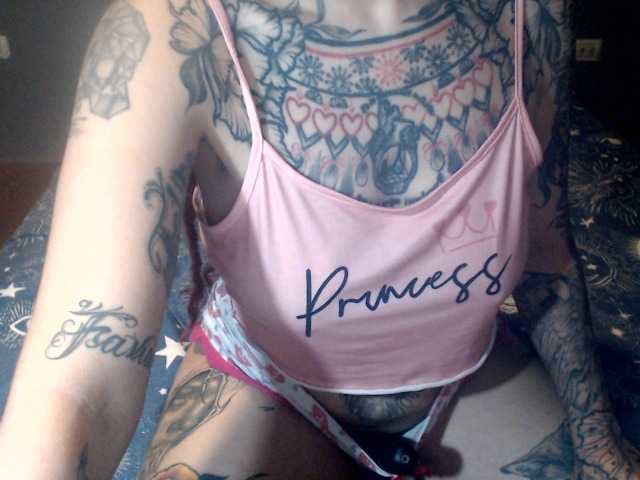 lucy-dreams69 live cam on BongaCams