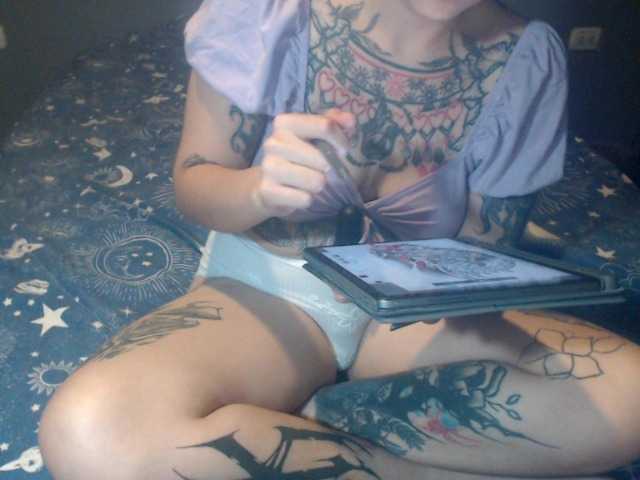 lucy-dreams69 live cam on BongaCams