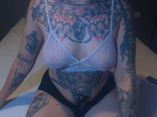 lucy-dreams69 live cam on BongaCams