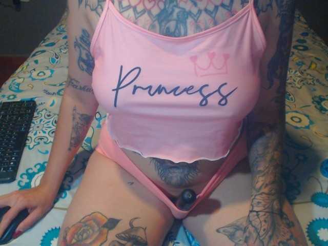lucy-dreams69 live cam on BongaCams