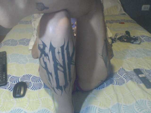 le modèle Hornydark est en webcam porno dans un show sur le site bongacams, il possède les tags suivants: Latino/Hispanic,Redhead,Trimmed