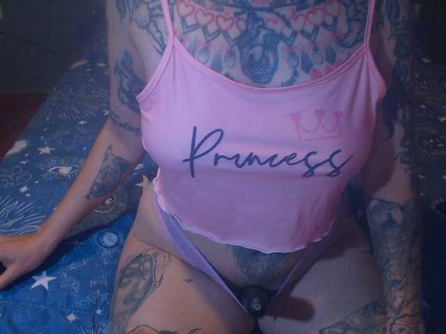 lucy-dreams69 live cam on BongaCams