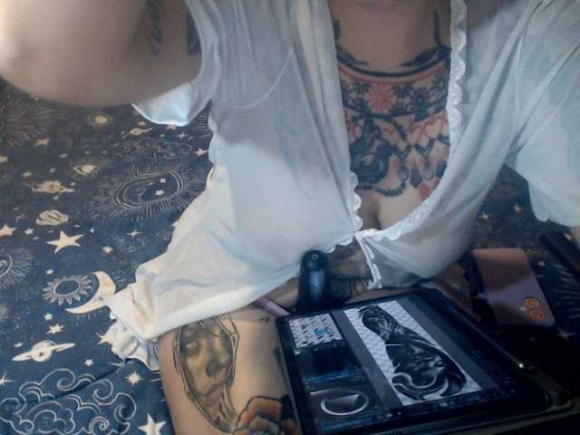 Lucy-dreams69, 23 y/o - Live Cam on BongaCams