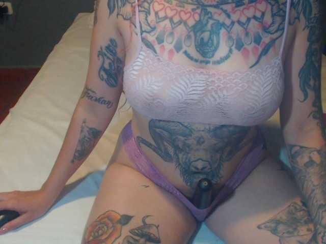 lucy-dreams69 live cam on BongaCams