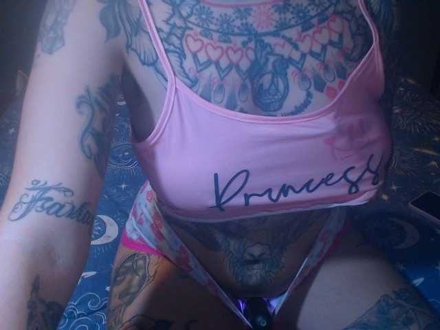 lucy-dreams69, live now on BongaCams