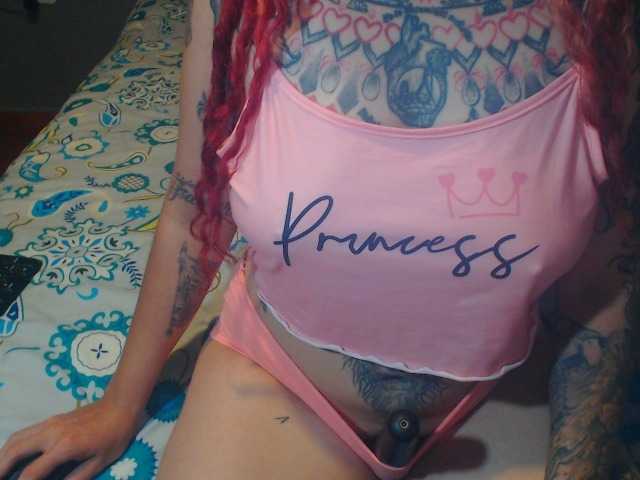 lucy-dreams69 live cam on BongaCams