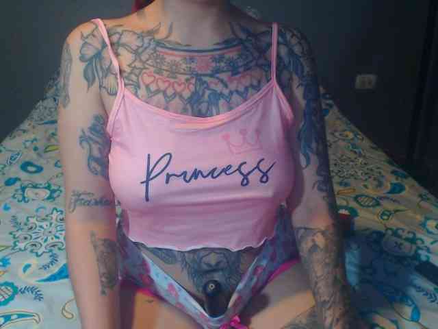 Lucy_tattoodreams webcam