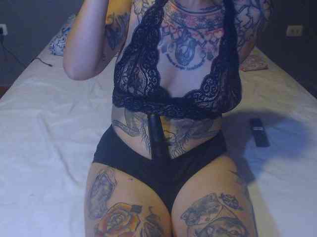 Hornydark webcam