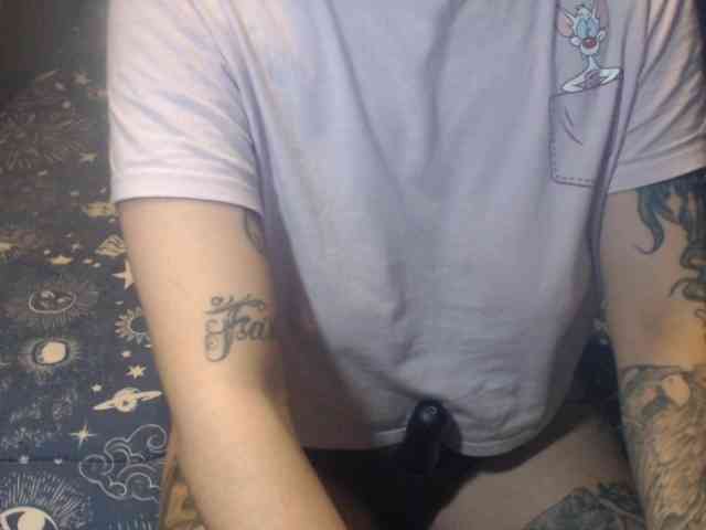 Hornydark webcam