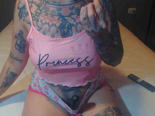 Lucy_tattoodreams webcam