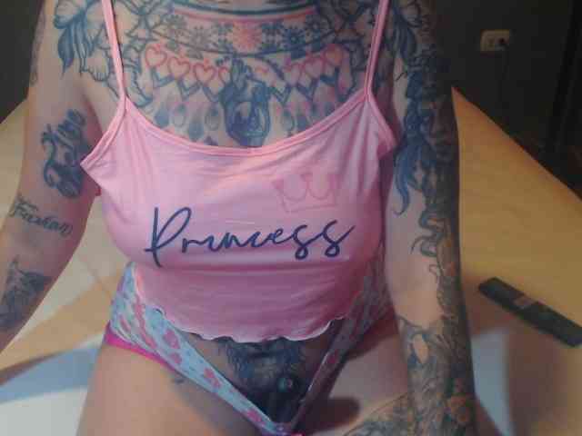 Lucy_tattoodreams webcam