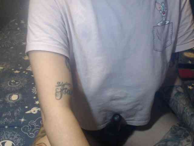 Hornydark webcam